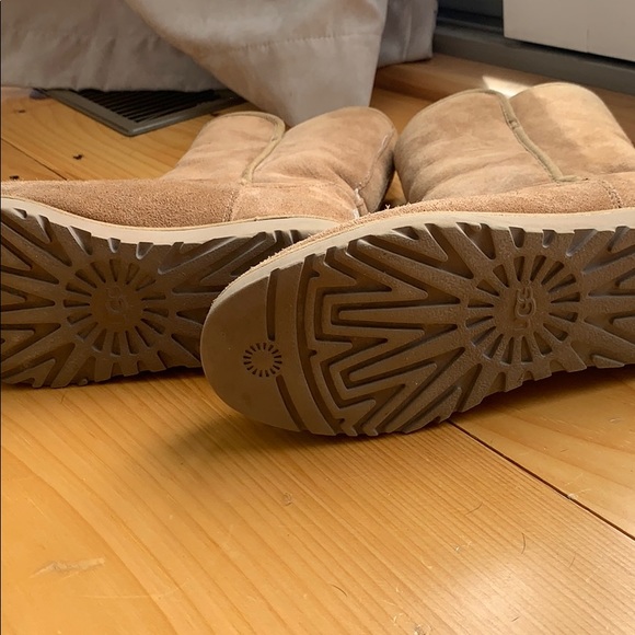 Uggs - Picture 8 of 8